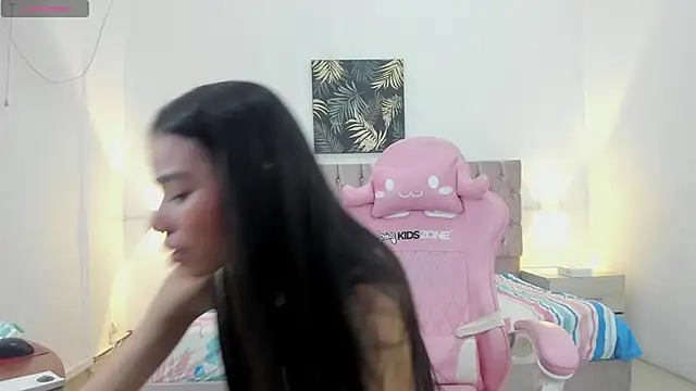 Snapshot of thaliaa_smith1 chatting on 04.01.26 thaliaa smith1 online show from 04.01.26