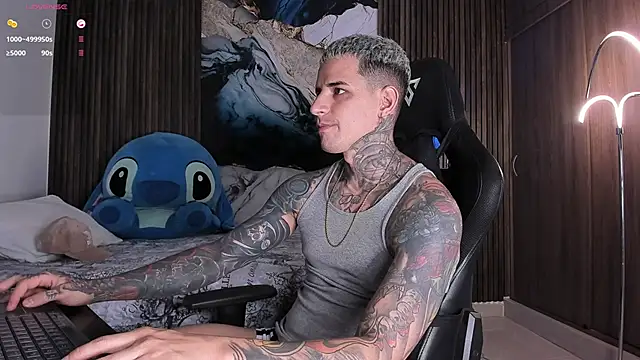 Snapshot of trisstann_ chatting on 02.04.26 trisstann online show from 02.04.26