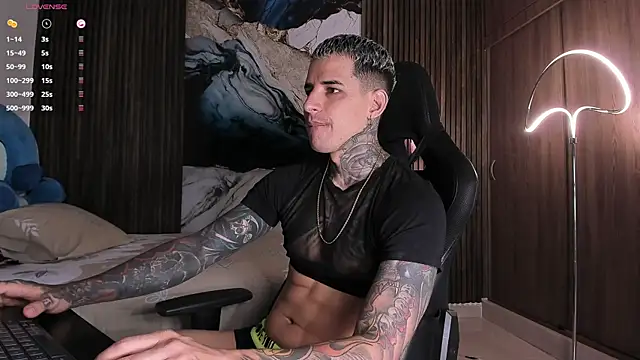 Snapshot of trisstann_ chatting on 02.12.26 trisstann online show from 02.12.26