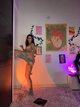 Snapshot of emicute_ chatting on 02.21.26 emicute online show from 02.21.26