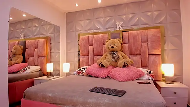 Snapshot of Paris_Velvet chatting on 02.07.26 Paris Velvet online show from 02.07.26