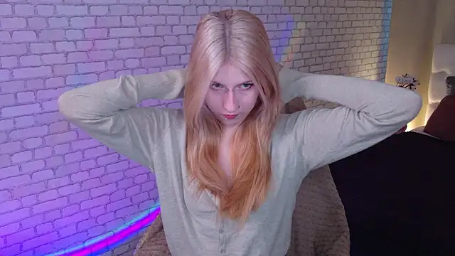 Snapshot of alicedews chatting on 02.28.26 alicedews online show from 02.28.26