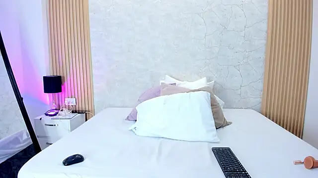 ViolettaRousee  online show from 05.23.26