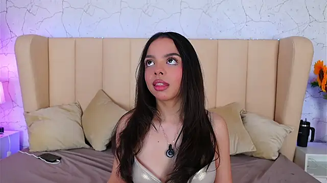 Snapshot of BambiRoses chatting on 03.08.26 BambiRoses online show from 03.08.26