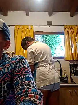 LuxuCum online show from 02.04.26