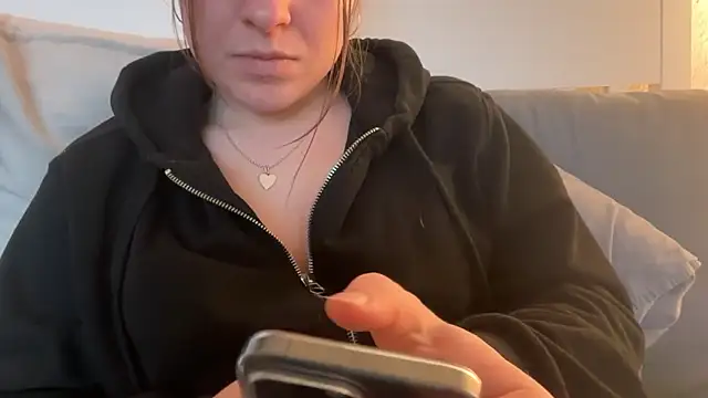 Snapshot of Lucyschickt chatting on 02.16.26 Lucyschickt online show from 02.16.26