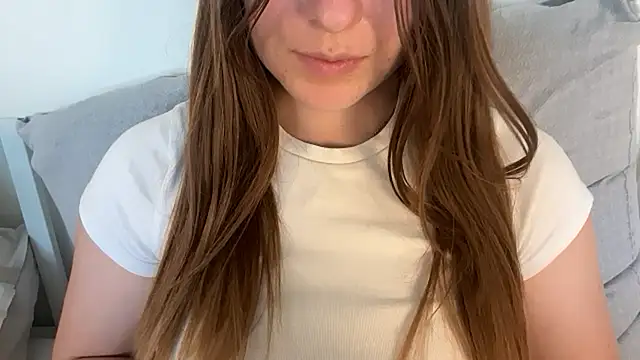 Snapshot of Lucyschickt chatting on 05.29.26 Lucyschickt online show from 05.29.26