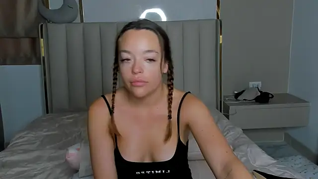 stellaa quenn online show from 03.30.26