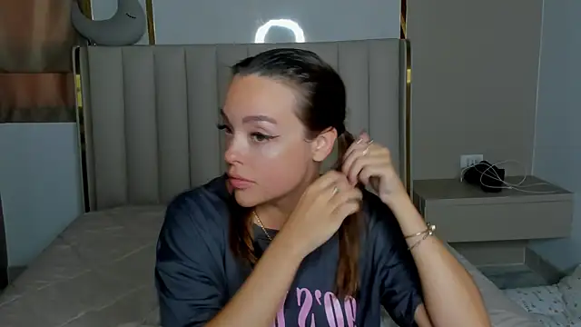 stellaa quenn online show from 04.06.26