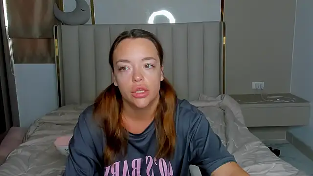 Snapshot of stellaa_quenn chatting on 04.19.26 stellaa quenn online show from 04.19.26