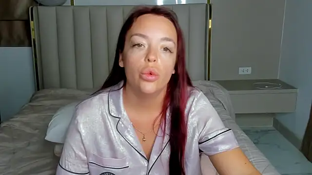 Snapshot of stellaa_quenn chatting on 05.22.26 stellaa quenn online show from 05.22.26