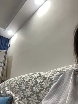 Snapshot of Youyou_12 chatting on 02.14.26 Youyou 12 online show from 02.14.26