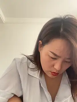 Snapshot of Youyou_12 chatting on 02.23.26 Youyou 12 online show from 02.23.26