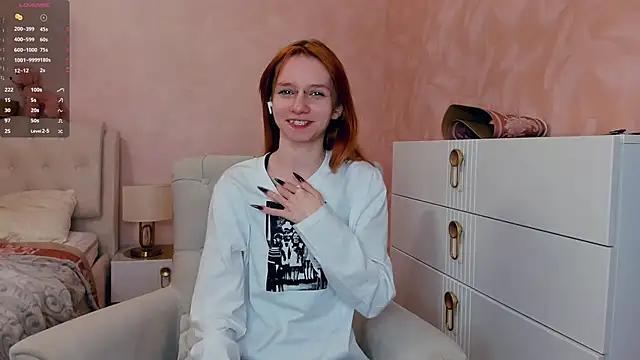 Snapshot of TarynPalek chatting on 03.10.26 TarynPalek online show from 03.10.26