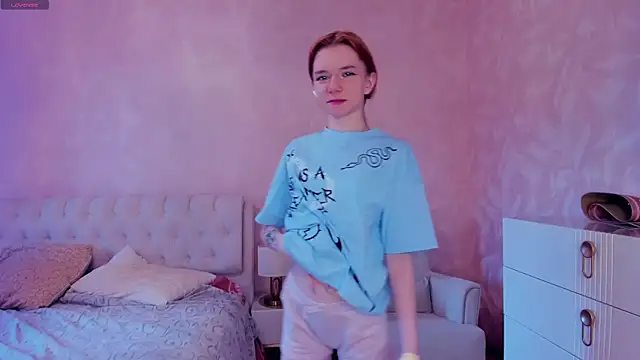 Snapshot of TarynPalek chatting on 04.08.26 TarynPalek online show from 04.08.26