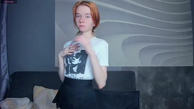 Snapshot of TarynPalek chatting on 04.25.26 TarynPalek online show from 04.25.26