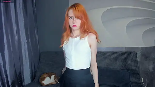 Snapshot of TarynPalek chatting on 05.27.26 TarynPalek online show from 05.27.26