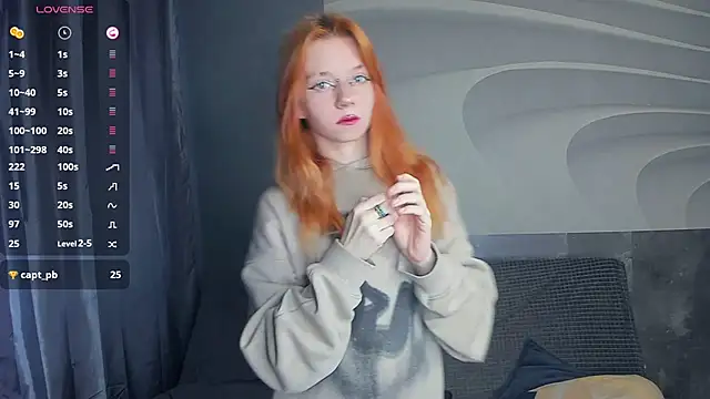 Snapshot of TarynPalek chatting on 06.04.26 TarynPalek online show from 06.04.26