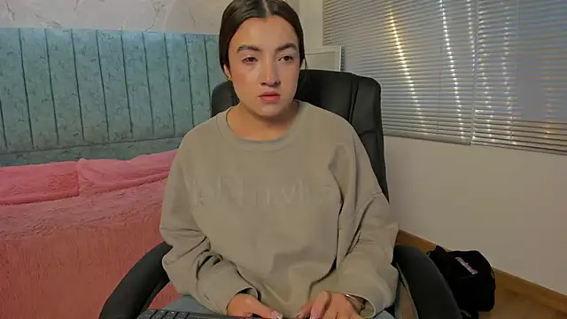 Snapshot of Tara_Parker chatting on 02.11.26 Tara Parker online show from 02.11.26