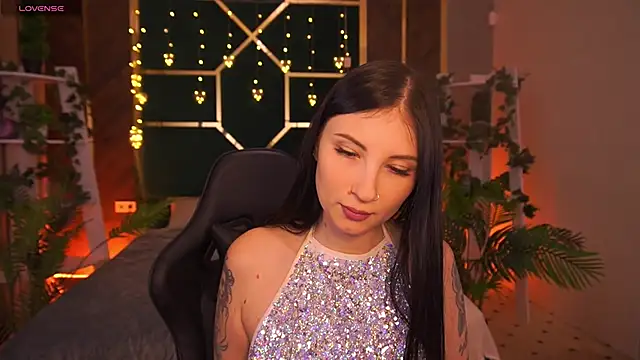 Snapshot of LunaaMay chatting on 02.25.26 LunaaMay online show from 02.25.26