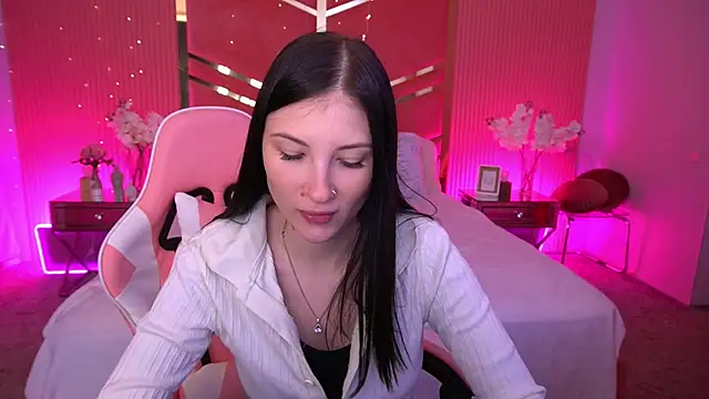 Snapshot of LunaaMay chatting on 04.27.26 LunaaMay online show from 04.27.26