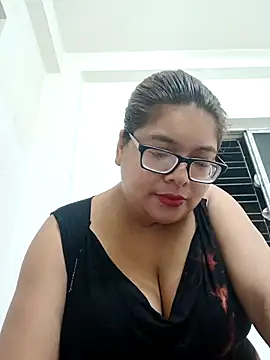 Snapshot of Elie_Hallway chatting on 04.23.26 Elie Hallway online show from 04.23.26