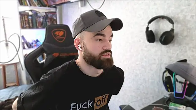 Snapshot of _Mostly_ chatting on 04.06.26 Mostly online show from 04.06.26