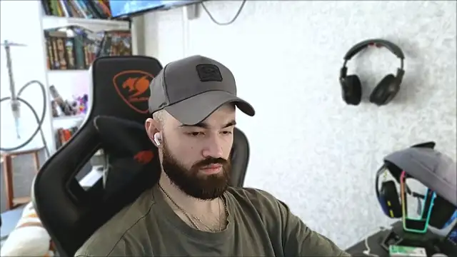 Snapshot of _Mostly_ chatting on 04.08.26 Mostly online show from 04.08.26