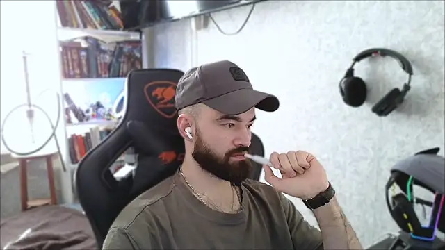 Snapshot of _Mostly_ chatting on 04.09.26 Mostly online show from 04.09.26