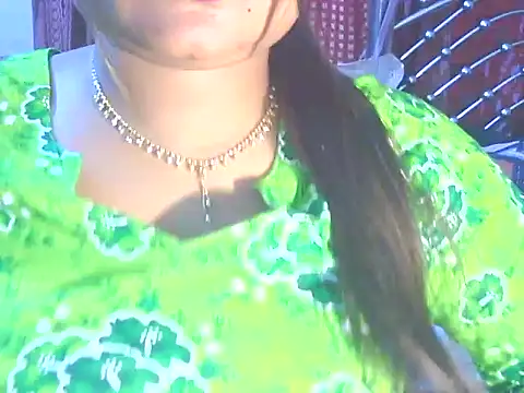 Snapshot of Nusrat_Faria chatting on 04.05.26 Nusrat Faria online show from 04.05.26