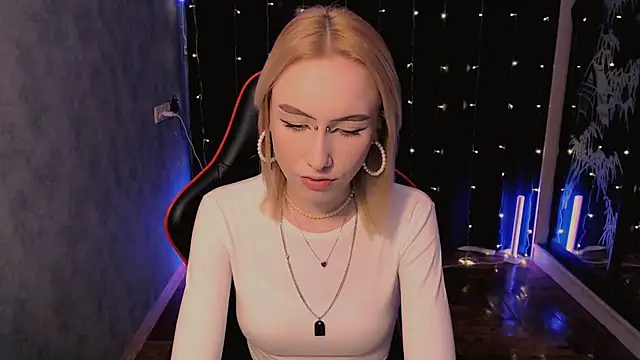 Snapshot of crybambi chatting on 02.17.26 crybambi online show from 02.17.26