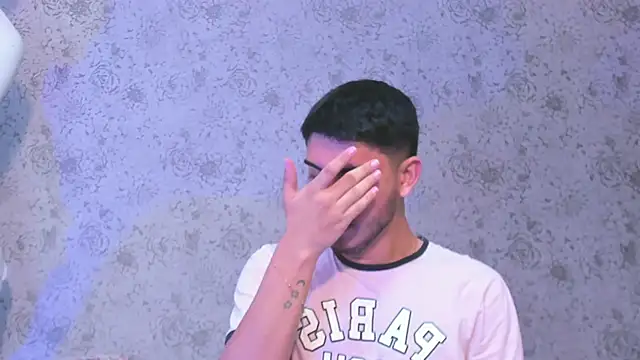 Snapshot of Apolo_Gray chatting on 02.11.26 Apolo Gray online show from 02.11.26