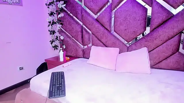 Aysha Love  online show from 02.27.26