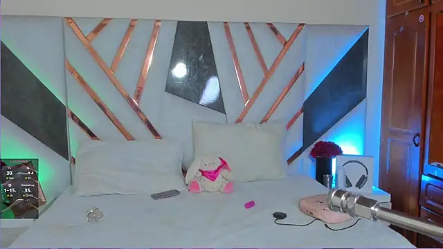 Snapshot of isa_kolins chatting on 02.25.26 isa kolins online show from 02.25.26