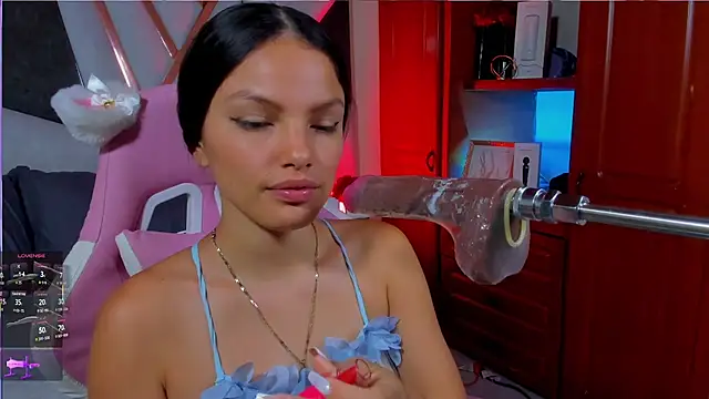 Snapshot of isa_kolins chatting on 03.21.26 isa kolins online show from 03.21.26