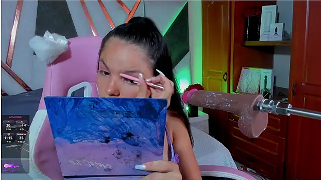 Snapshot of isa_kolins chatting on 03.26.26 isa kolins online show from 03.26.26