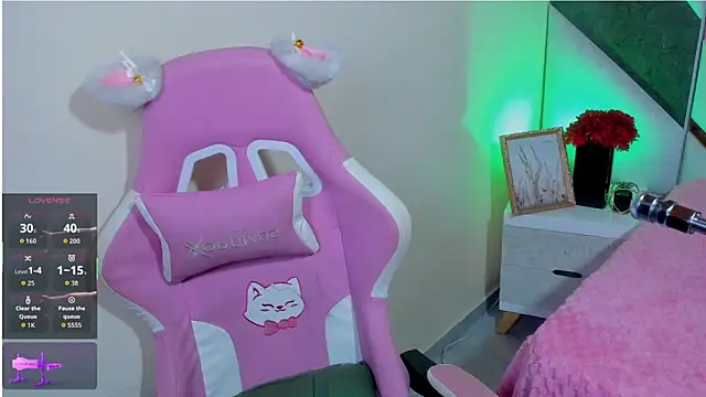 Snapshot of isa_kolins chatting on 04.01.26 isa kolins online show from 04.01.26