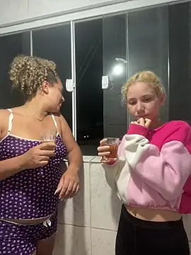 LoiraQuente69 online show from 05.17.26