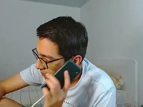 Snapshot of NickFin chatting on 05.19.26 NickFin online show from 05.19.26