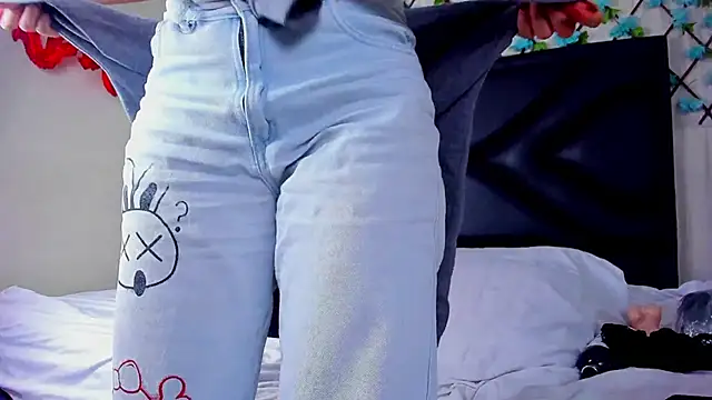 Snapshot of EmmaWilliamss4 chatting on 02.23.26 EmmaWilliamss4 online show from 02.23.26