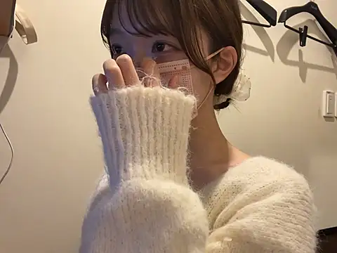 Snapshot of nao_o2 chatting on 04.28.26 nao o2 online show from 04.28.26