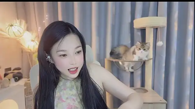 Snapshot of Yumi_yuni chatting on 04.27.26 Yumi yuni online show from 04.27.26