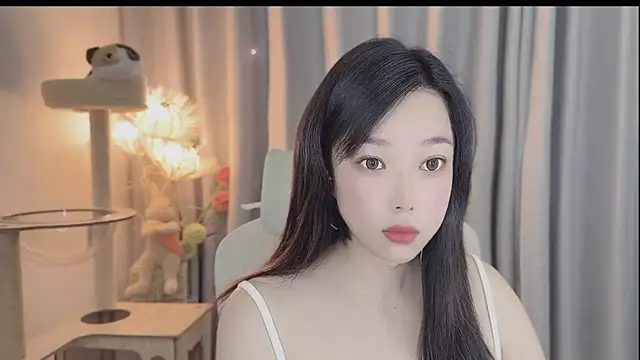 Snapshot of Yumi_yuni chatting on 05.06.26 Yumi yuni online show from 05.06.26