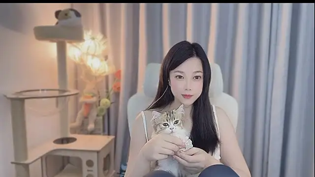 Snapshot of Yumi_yuni chatting on 05.06.26 Yumi yuni online show from 05.06.26