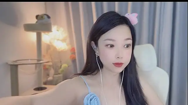 Snapshot of Yumi_yuni chatting on 05.08.26 Yumi yuni online show from 05.08.26