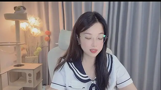 Snapshot of Yumi_yuni chatting on 05.09.26 Yumi yuni online show from 05.09.26