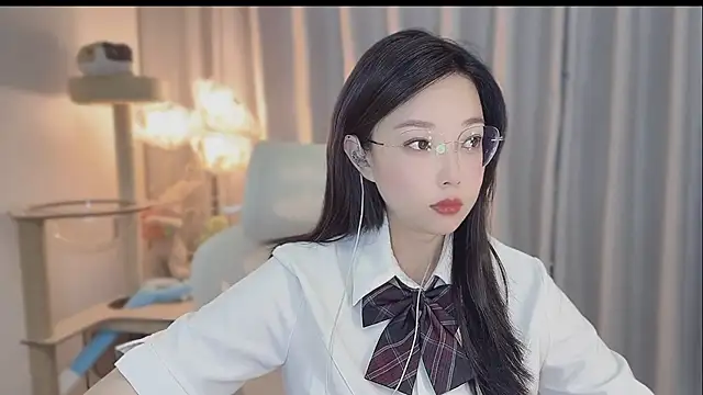 Snapshot of Yumi_yuni chatting on 05.16.26 Yumi yuni online show from 05.16.26