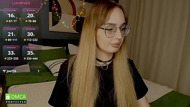 AdeLuna online show from 02.05.26