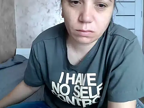 Snapshot of LorraGrey chatting on 04.27.26 LorraGrey online show from 04.27.26
