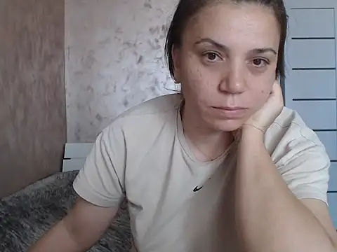 Snapshot of LorraGrey chatting on 05.13.26 LorraGrey online show from 05.13.26